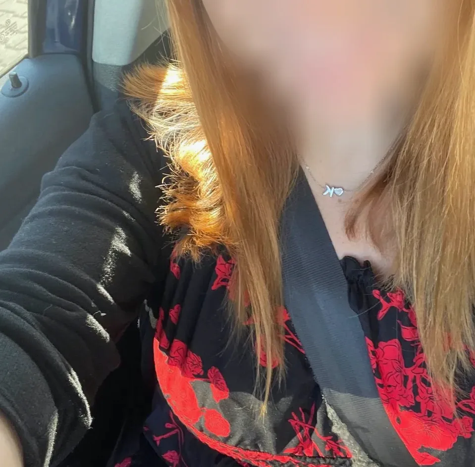 Amber, 31