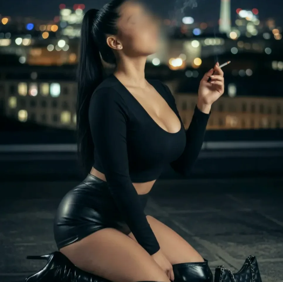 Ayesha, 34