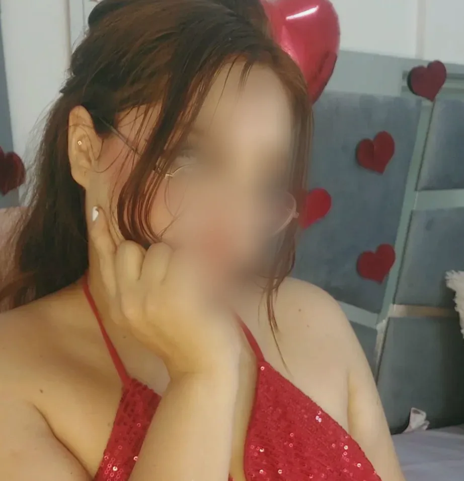 Erin, 25