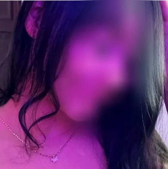 Hannah, 19