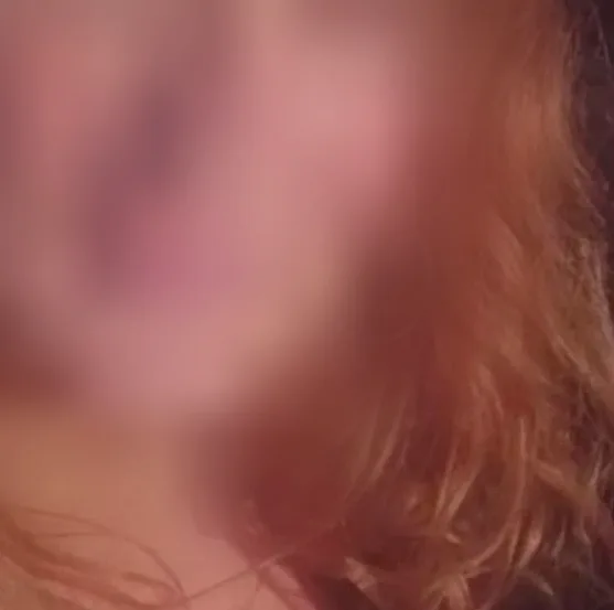 Isabelle, 37