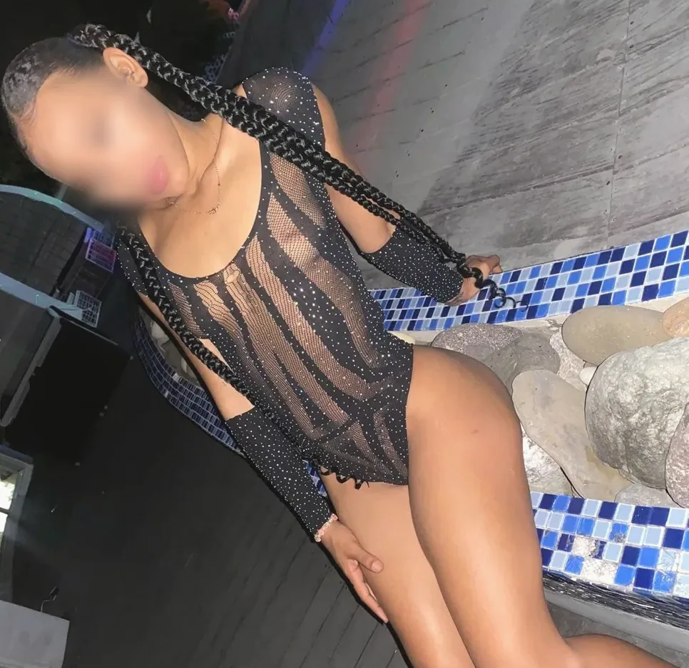 Mila, 20
