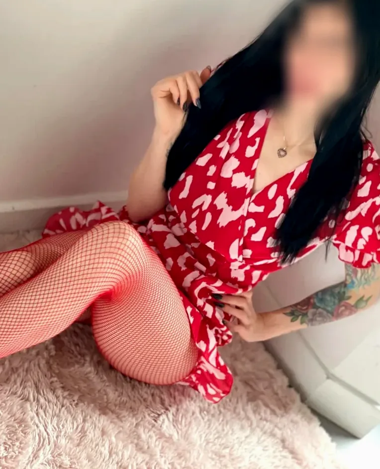 Niamh, 22